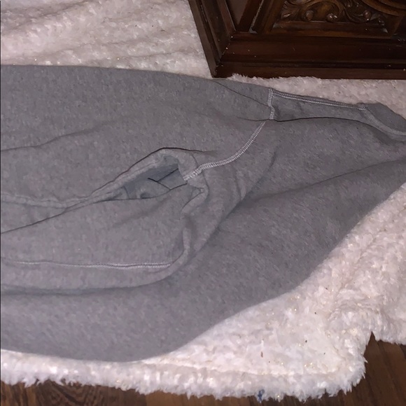 Nike sweatshirt - Picture 2 of 2